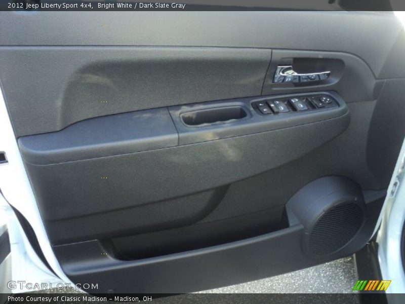 Bright White / Dark Slate Gray 2012 Jeep Liberty Sport 4x4