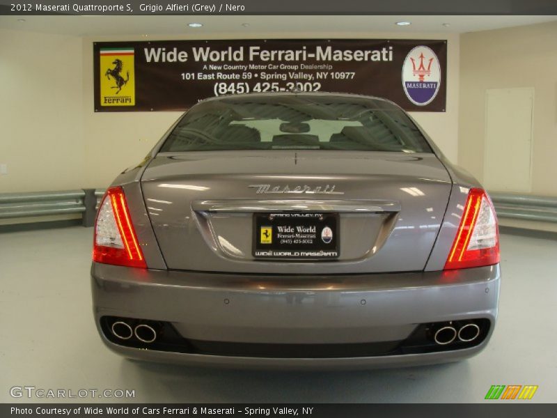 Grigio Alfieri (Grey) / Nero 2012 Maserati Quattroporte S