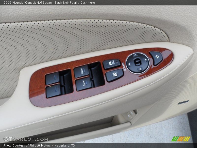 Controls of 2012 Genesis 4.6 Sedan