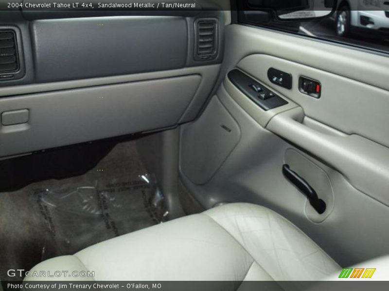Sandalwood Metallic / Tan/Neutral 2004 Chevrolet Tahoe LT 4x4