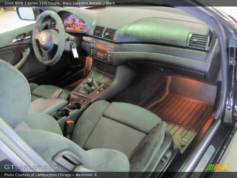 Dashboard of 2006 3 Series 330i Coupe