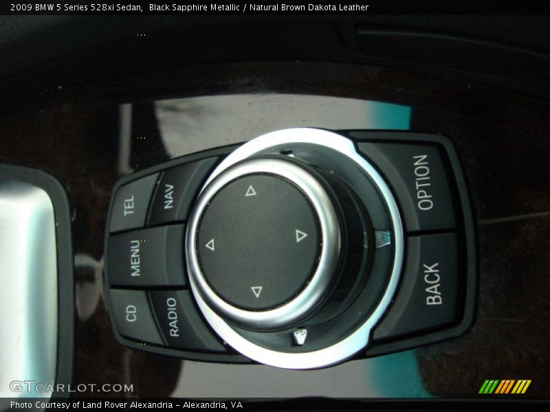 Controls of 2009 5 Series 528xi Sedan