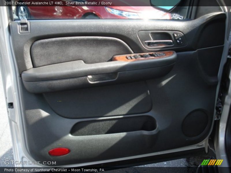 Silver Birch Metallic / Ebony 2007 Chevrolet Avalanche LT 4WD