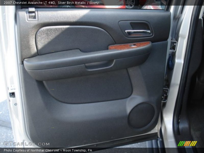 Silver Birch Metallic / Ebony 2007 Chevrolet Avalanche LT 4WD