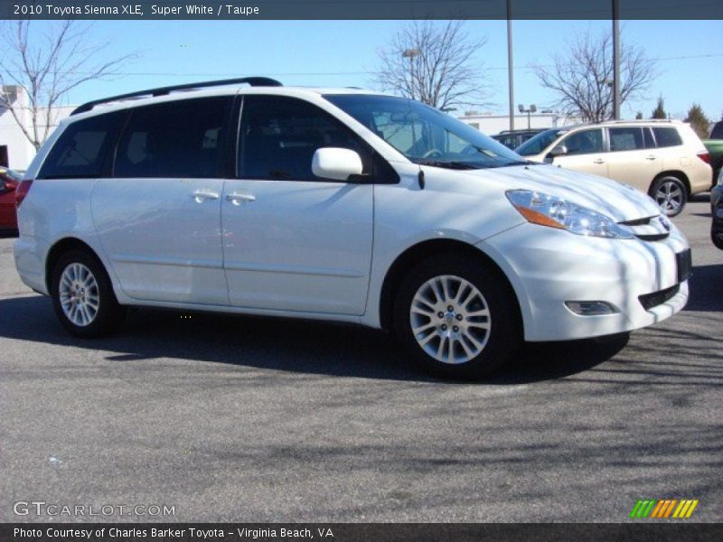 Super White / Taupe 2010 Toyota Sienna XLE