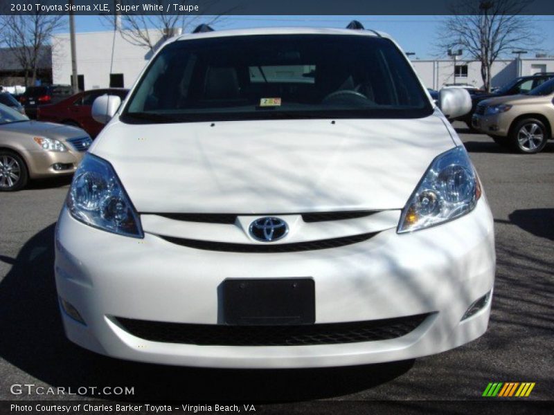 Super White / Taupe 2010 Toyota Sienna XLE