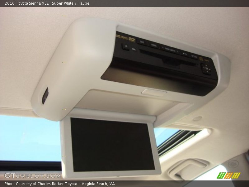 Super White / Taupe 2010 Toyota Sienna XLE