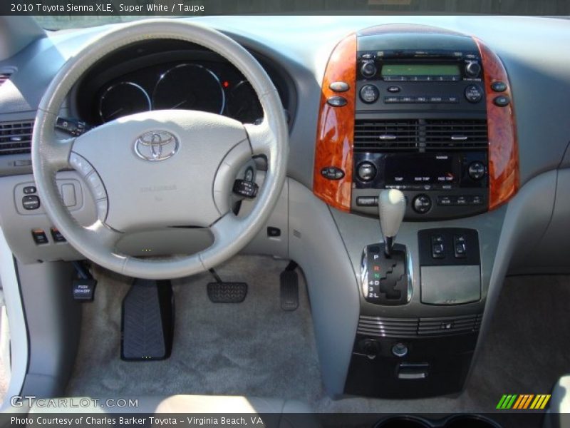 Super White / Taupe 2010 Toyota Sienna XLE