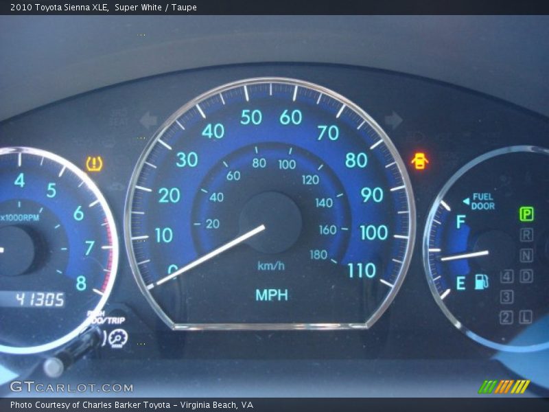 Super White / Taupe 2010 Toyota Sienna XLE