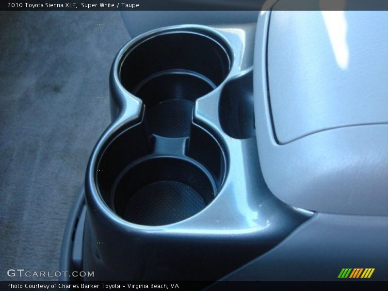 Super White / Taupe 2010 Toyota Sienna XLE