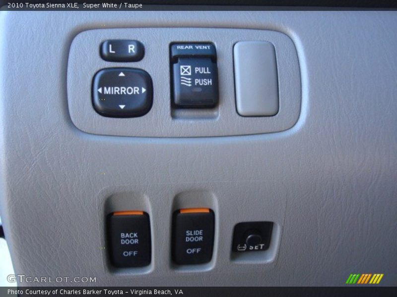 Super White / Taupe 2010 Toyota Sienna XLE