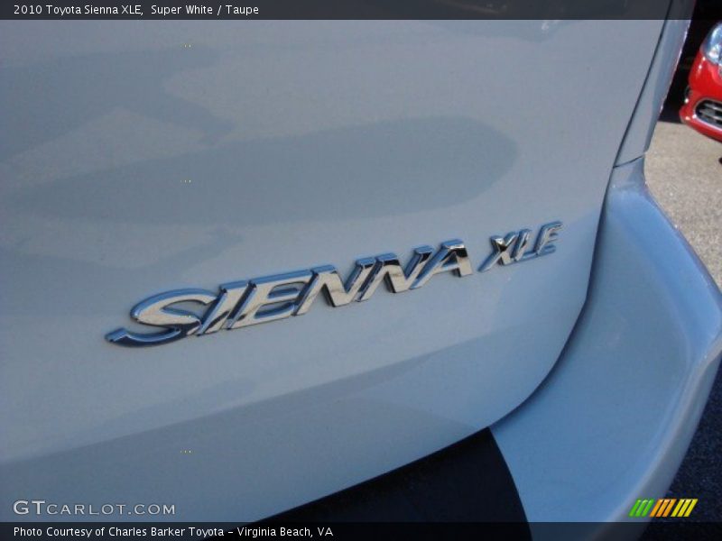 Super White / Taupe 2010 Toyota Sienna XLE