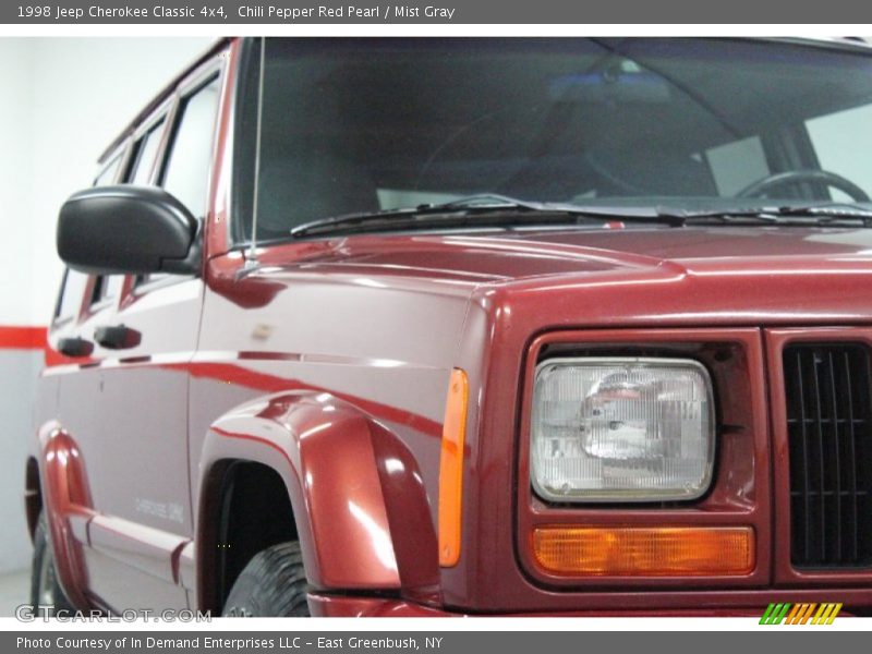 Chili Pepper Red Pearl / Mist Gray 1998 Jeep Cherokee Classic 4x4