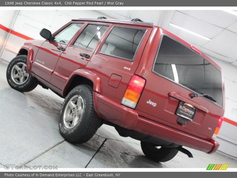 Chili Pepper Red Pearl / Mist Gray 1998 Jeep Cherokee Classic 4x4