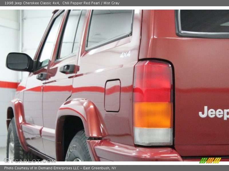 Chili Pepper Red Pearl / Mist Gray 1998 Jeep Cherokee Classic 4x4