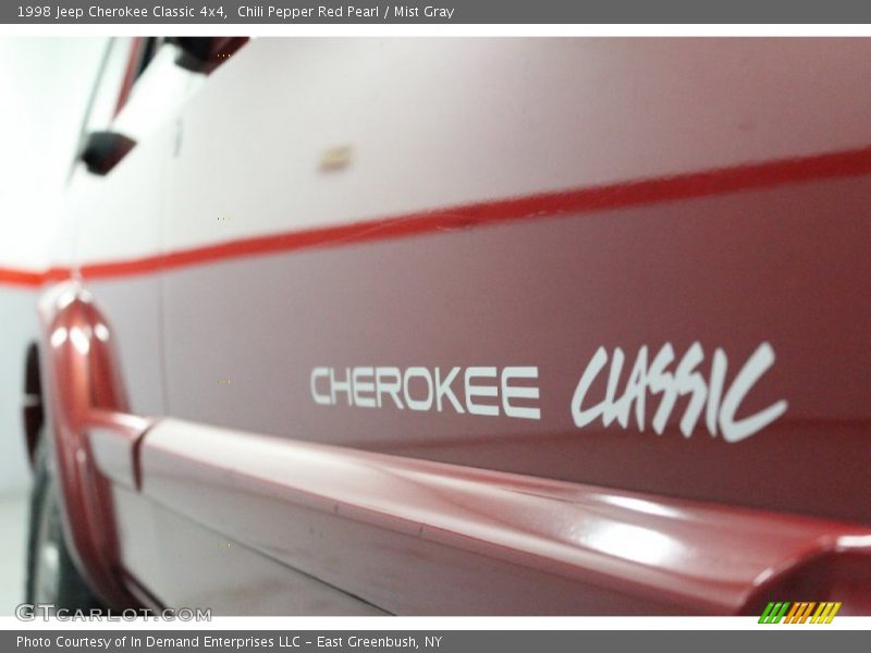 Chili Pepper Red Pearl / Mist Gray 1998 Jeep Cherokee Classic 4x4