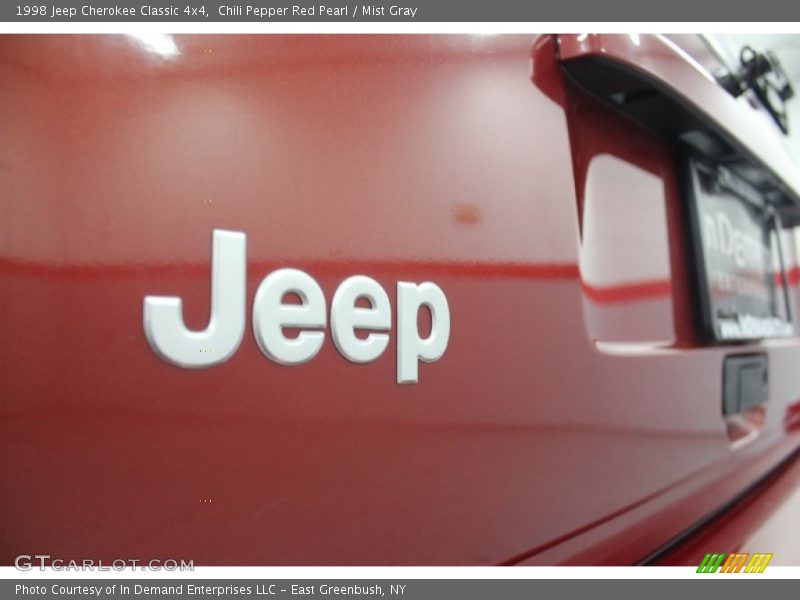 Chili Pepper Red Pearl / Mist Gray 1998 Jeep Cherokee Classic 4x4