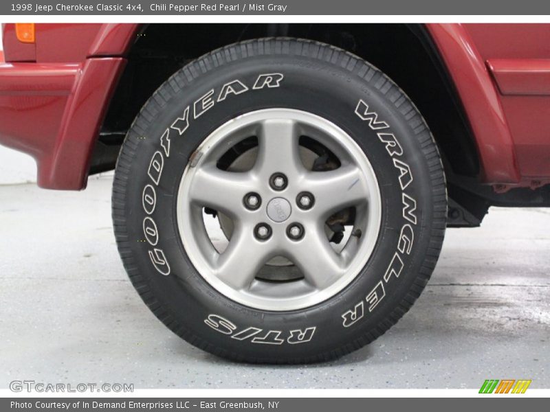 Chili Pepper Red Pearl / Mist Gray 1998 Jeep Cherokee Classic 4x4
