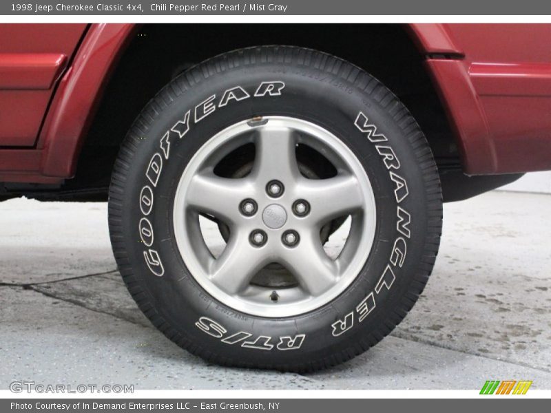 Chili Pepper Red Pearl / Mist Gray 1998 Jeep Cherokee Classic 4x4