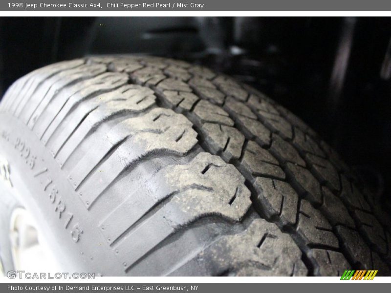 Chili Pepper Red Pearl / Mist Gray 1998 Jeep Cherokee Classic 4x4