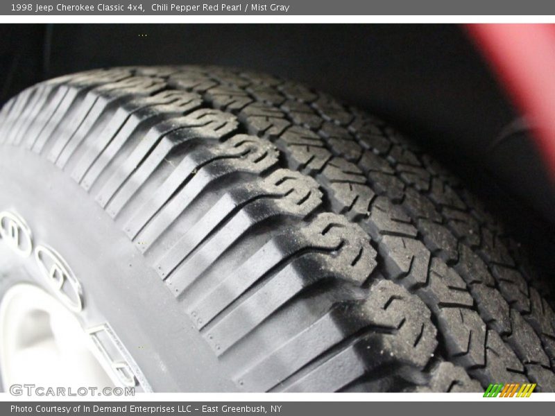 Chili Pepper Red Pearl / Mist Gray 1998 Jeep Cherokee Classic 4x4