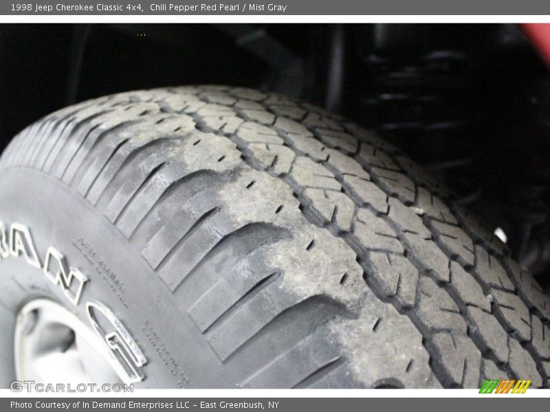 Chili Pepper Red Pearl / Mist Gray 1998 Jeep Cherokee Classic 4x4