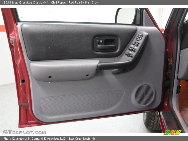Chili Pepper Red Pearl / Mist Gray 1998 Jeep Cherokee Classic 4x4