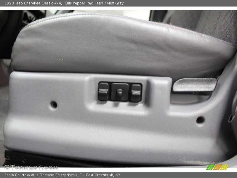 Chili Pepper Red Pearl / Mist Gray 1998 Jeep Cherokee Classic 4x4