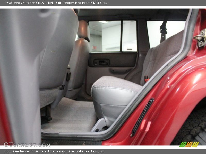 Chili Pepper Red Pearl / Mist Gray 1998 Jeep Cherokee Classic 4x4