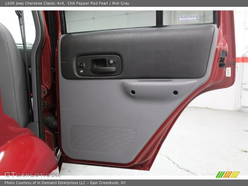 Chili Pepper Red Pearl / Mist Gray 1998 Jeep Cherokee Classic 4x4