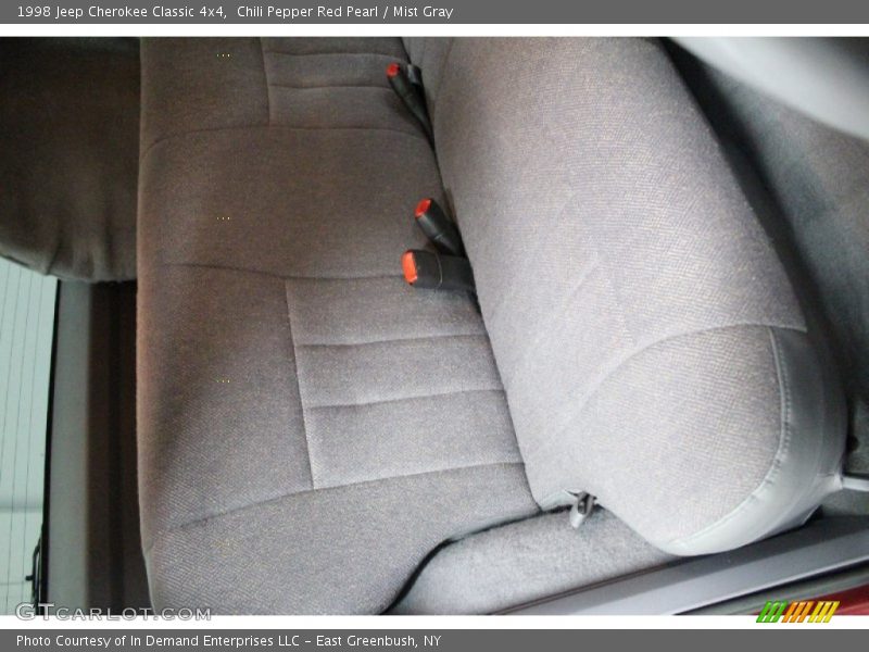 Chili Pepper Red Pearl / Mist Gray 1998 Jeep Cherokee Classic 4x4