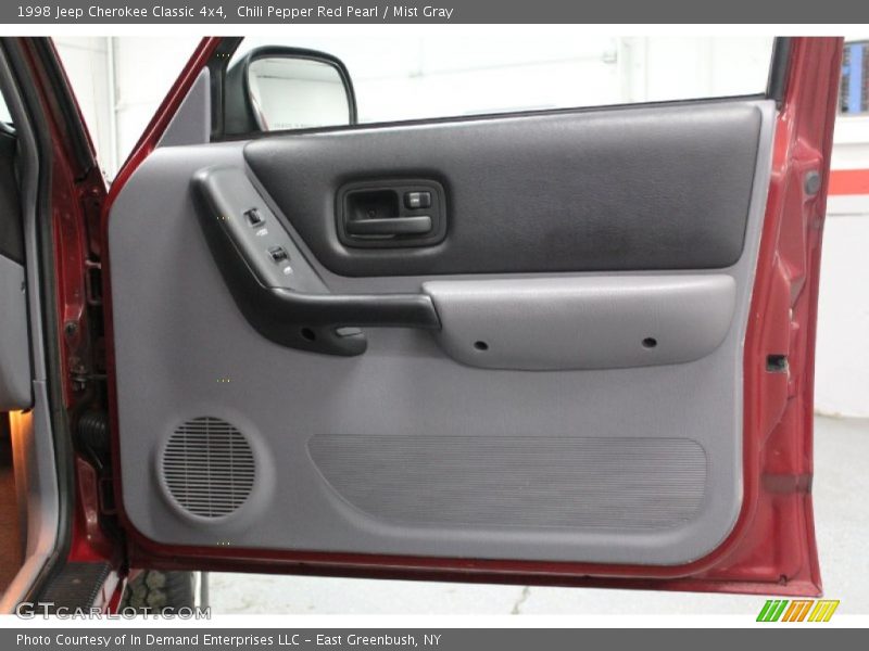 Chili Pepper Red Pearl / Mist Gray 1998 Jeep Cherokee Classic 4x4