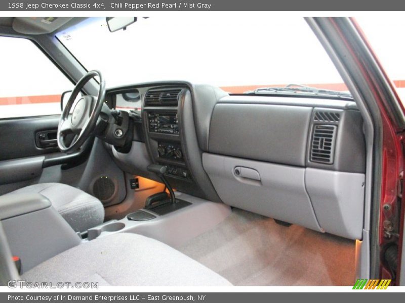 Chili Pepper Red Pearl / Mist Gray 1998 Jeep Cherokee Classic 4x4