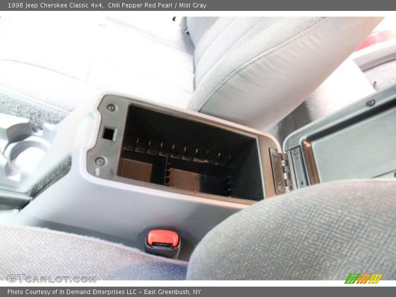 Chili Pepper Red Pearl / Mist Gray 1998 Jeep Cherokee Classic 4x4