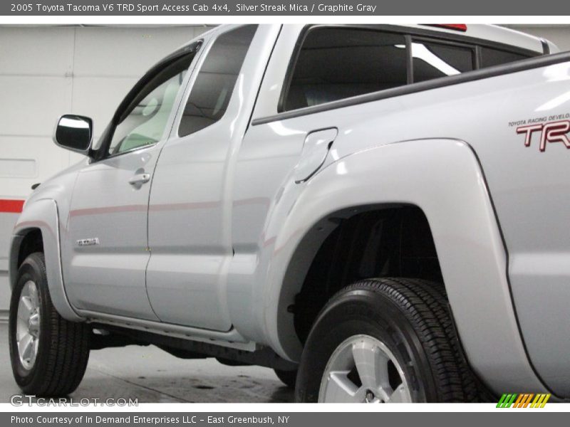 Silver Streak Mica / Graphite Gray 2005 Toyota Tacoma V6 TRD Sport Access Cab 4x4