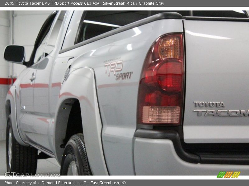 Silver Streak Mica / Graphite Gray 2005 Toyota Tacoma V6 TRD Sport Access Cab 4x4