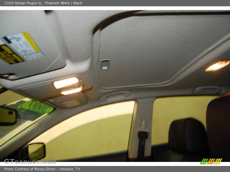 Phantom White / Black 2009 Nissan Rogue SL