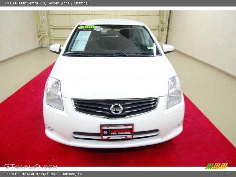 Aspen White / Charcoal 2010 Nissan Sentra 2.0