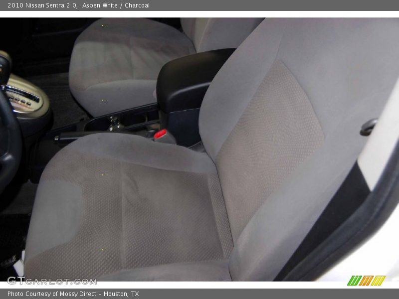Aspen White / Charcoal 2010 Nissan Sentra 2.0