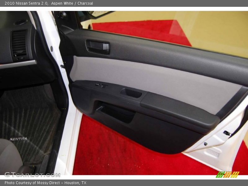 Aspen White / Charcoal 2010 Nissan Sentra 2.0