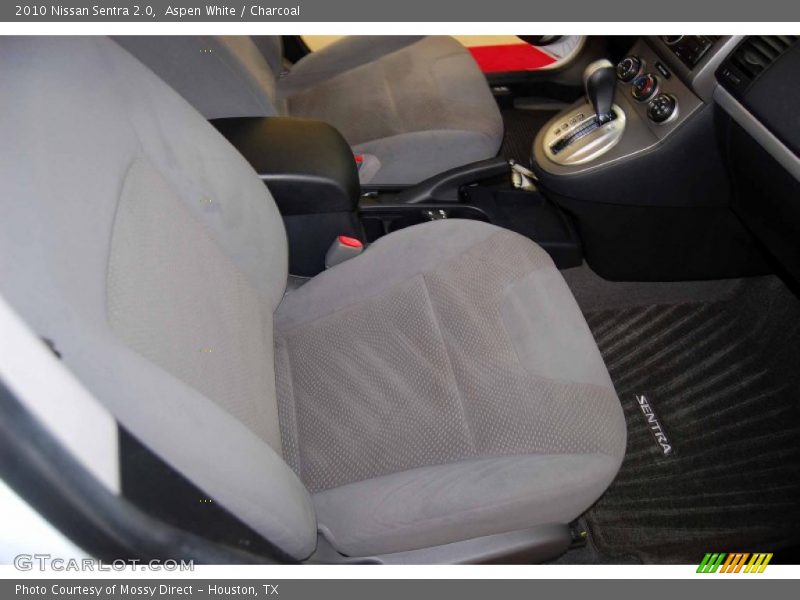 Aspen White / Charcoal 2010 Nissan Sentra 2.0