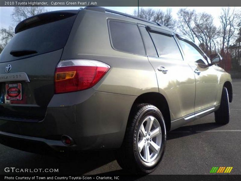 Cypress Green Pearl / Ash 2010 Toyota Highlander