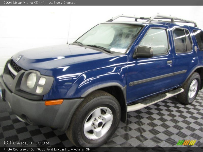Just Blue / Charcoal 2004 Nissan Xterra XE 4x4