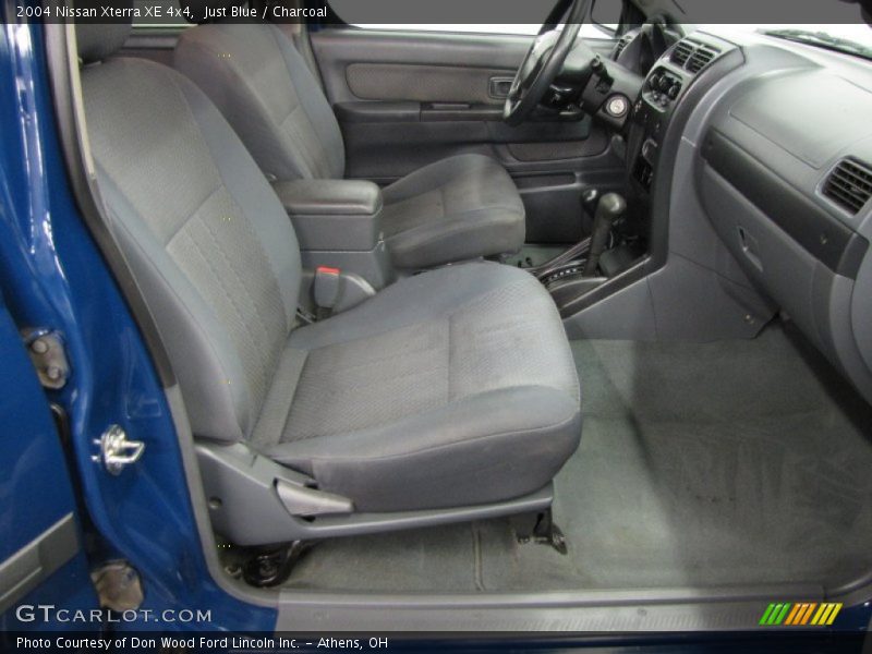 Just Blue / Charcoal 2004 Nissan Xterra XE 4x4