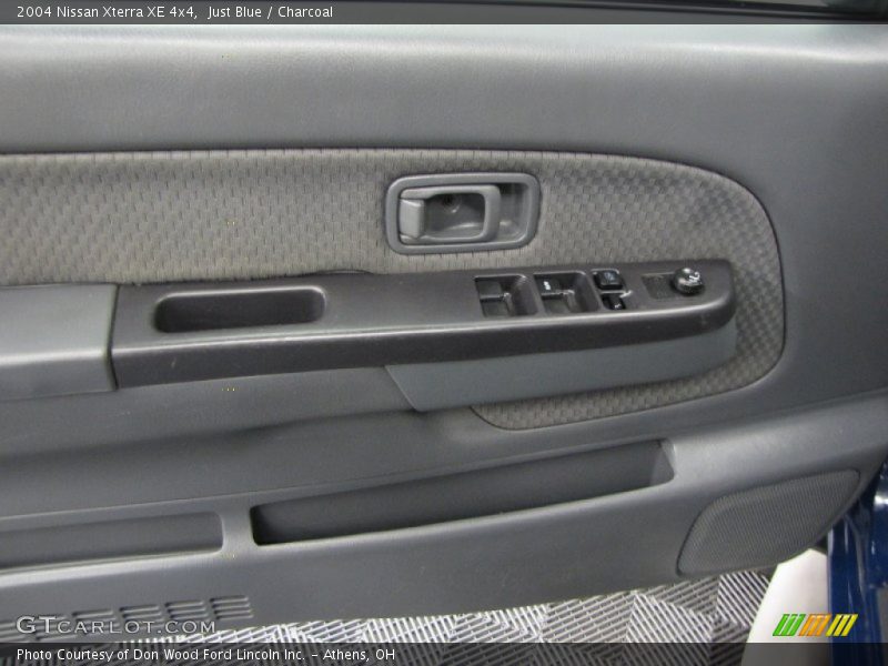Just Blue / Charcoal 2004 Nissan Xterra XE 4x4