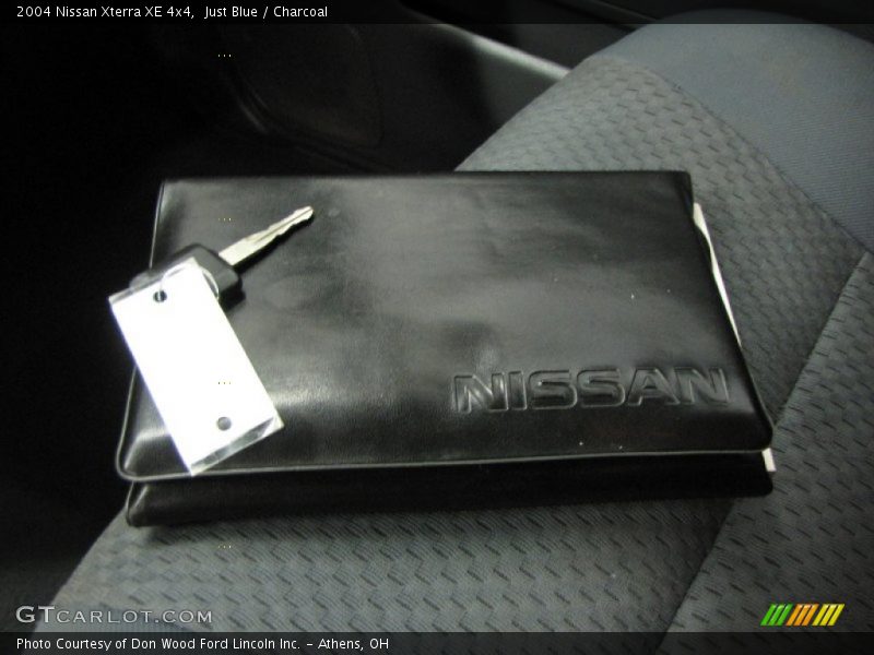 Just Blue / Charcoal 2004 Nissan Xterra XE 4x4