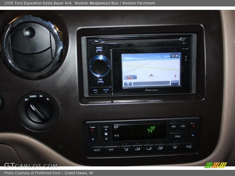 Medium Wedgewood Blue / Medium Parchment 2005 Ford Expedition Eddie Bauer 4x4