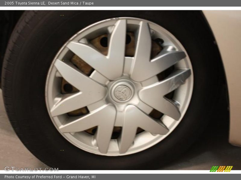 Desert Sand Mica / Taupe 2005 Toyota Sienna LE