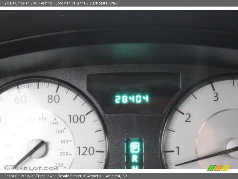 Cool Vanilla White / Dark Slate Gray 2010 Chrysler 300 Touring