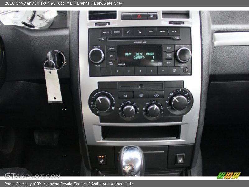 Cool Vanilla White / Dark Slate Gray 2010 Chrysler 300 Touring